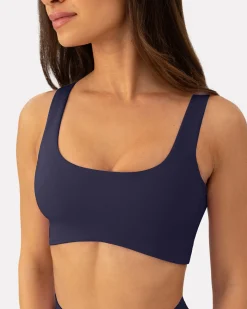 PAVOI Medium Support Bras|Bras-Athleisure Curved Hem Medium-Support Sports Bra