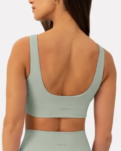 PAVOI Medium Support Bras|Bras-Athleisure Curved Hem Medium-Support Sports Bra