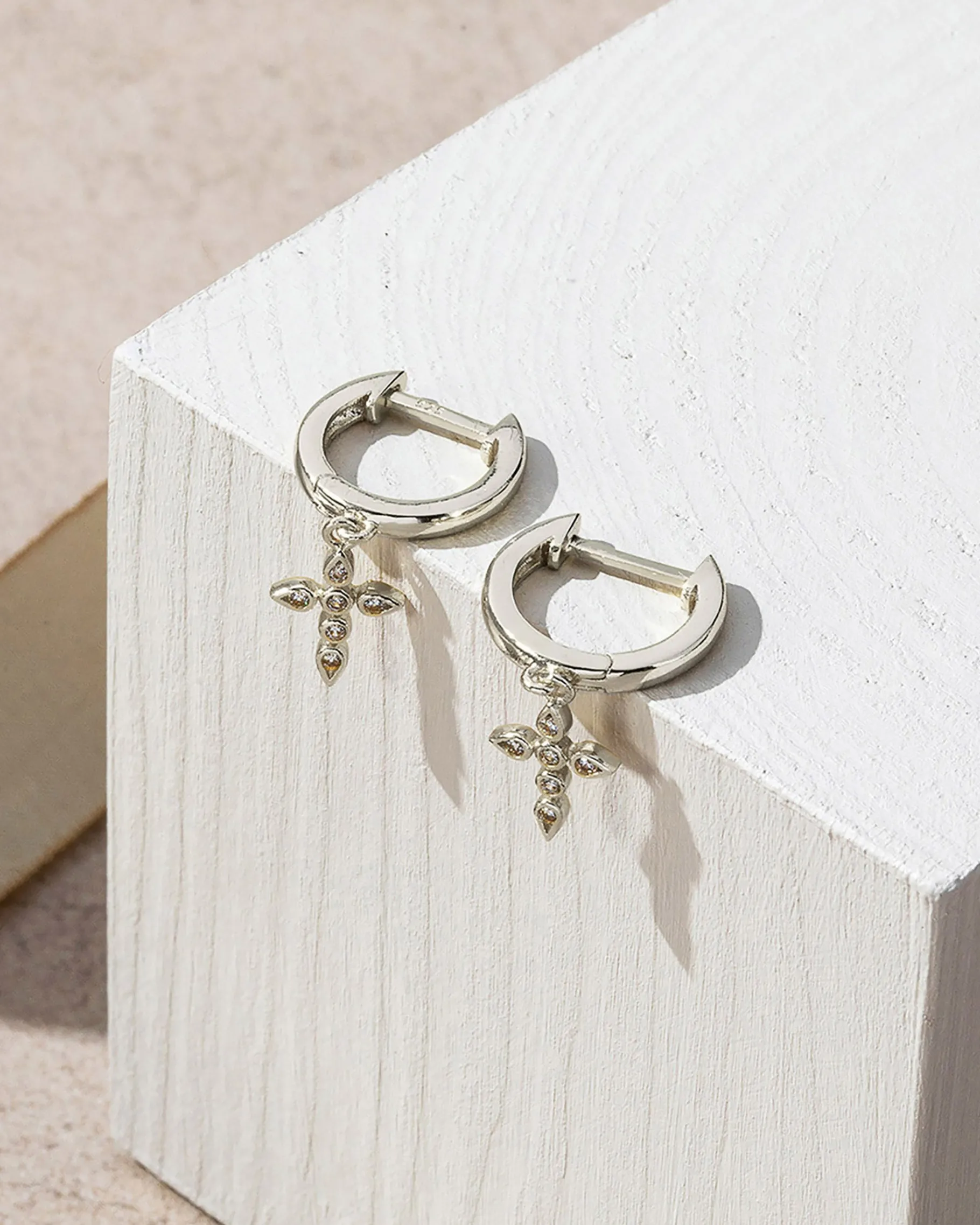 PAVOI Dangle & Threader|Huggies-Cross Huggies