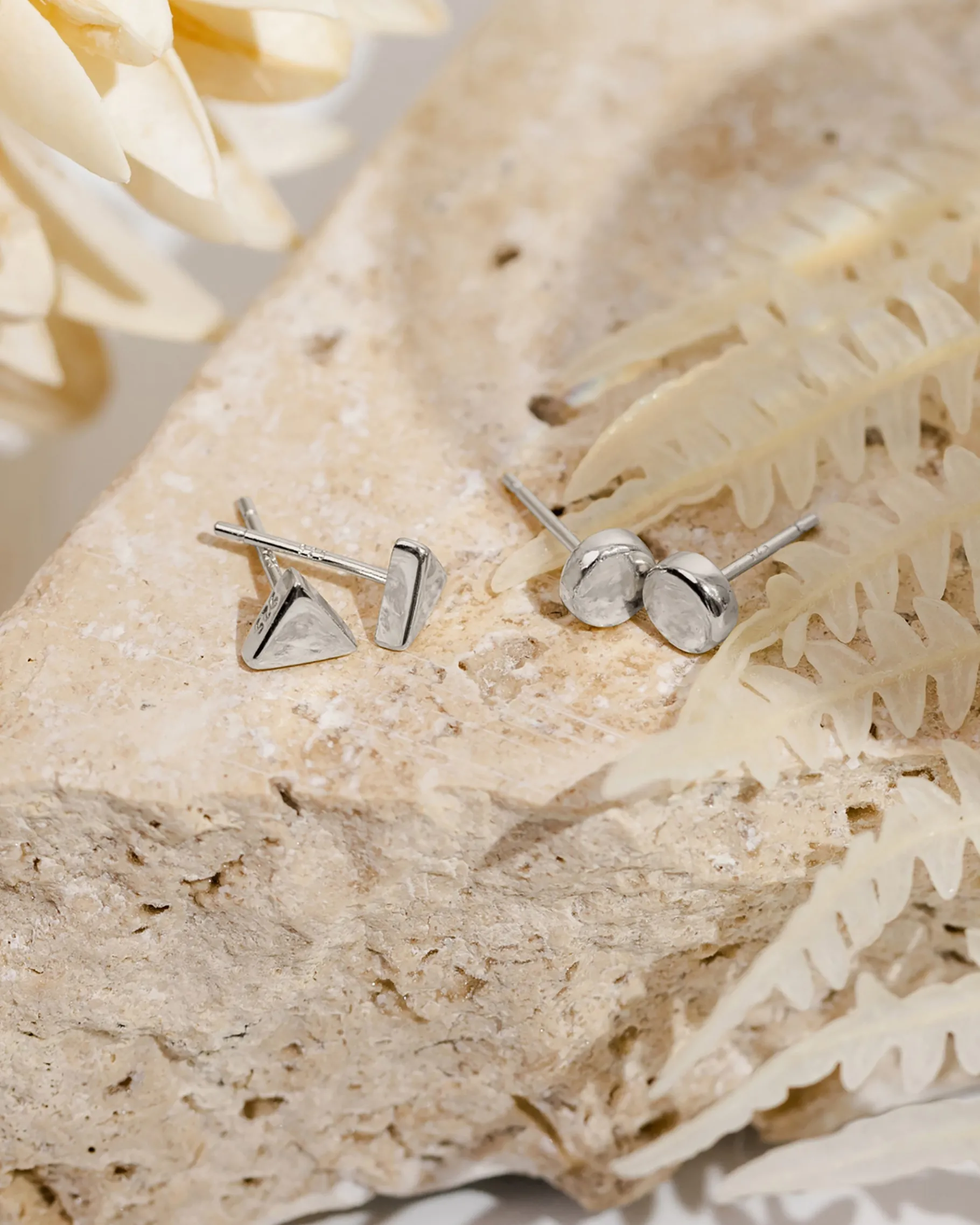 PAVOI Studs-Disc Studs