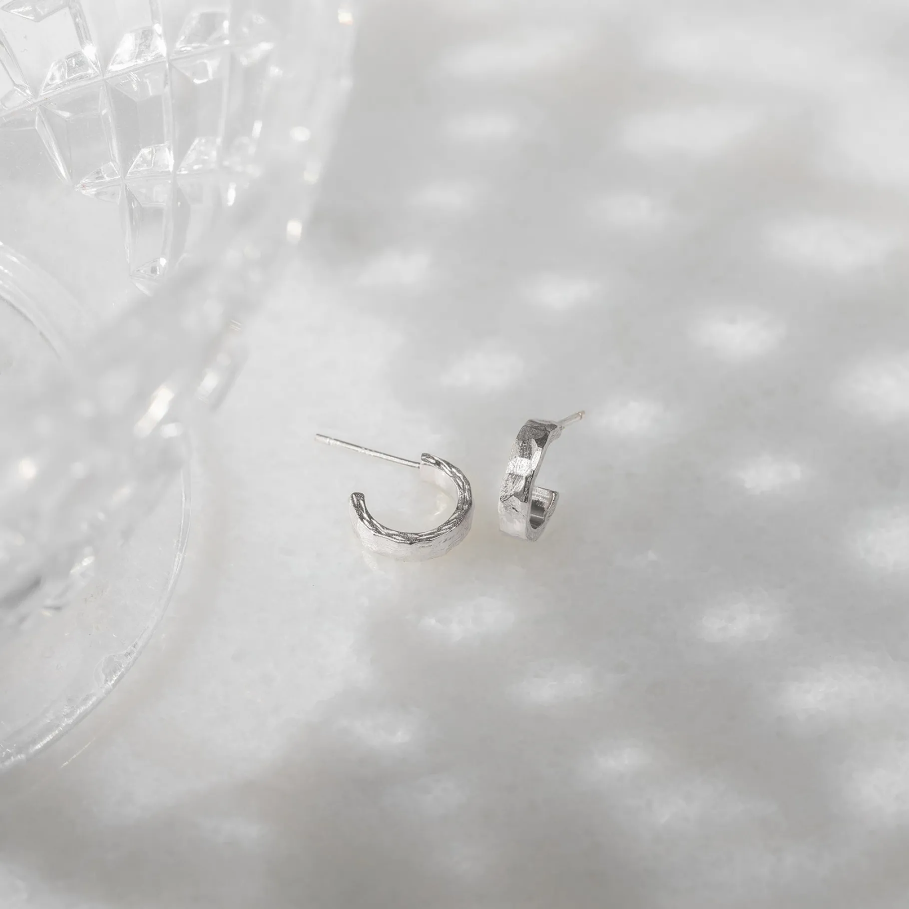 PAVOI Hoops-Hammered Thick Hoop