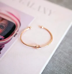 PAVOI Solitaire|Bangles-Love Knot bangle